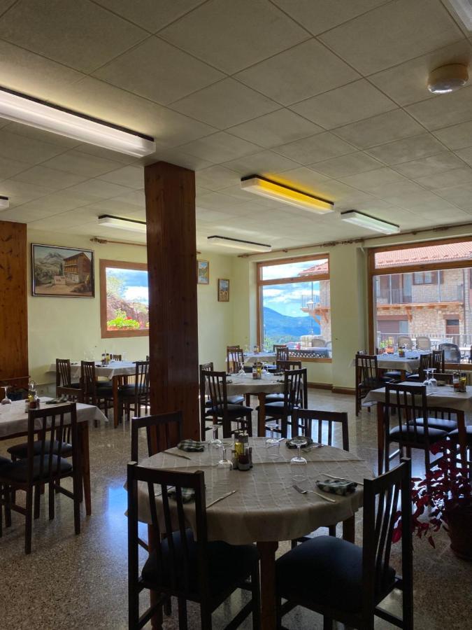Hostal Alt Llobregat Castellar De N'Hug Exterior foto