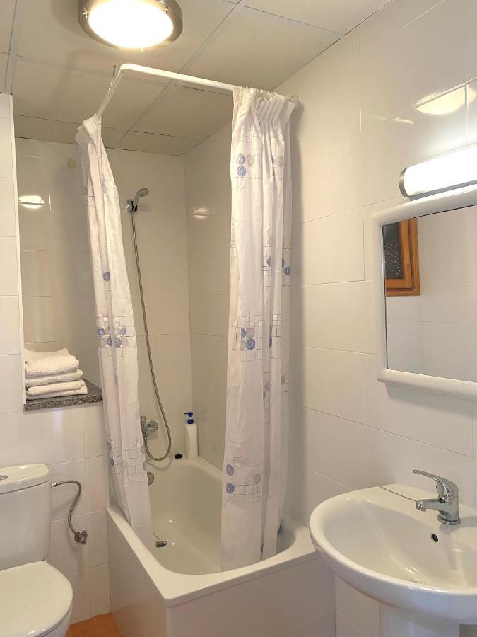 Hostal Alt Llobregat Castellar De N'Hug Exterior foto