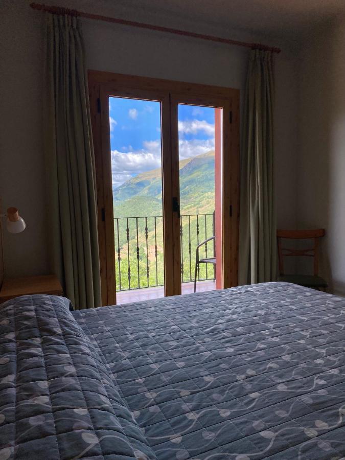 Hostal Alt Llobregat Castellar De N'Hug Exterior foto